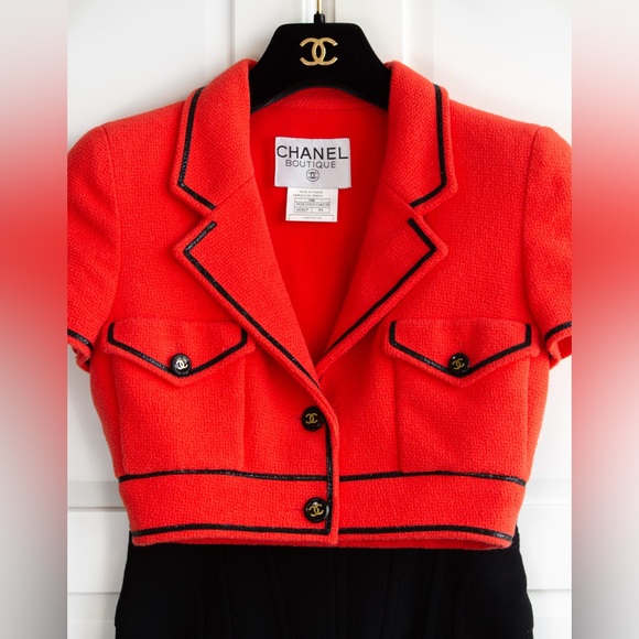 Iconic Chanel Vintage S/S 1995 Barbie Cropped Red Black 95P Jacket Skirt Suit - Picture 7 of 17